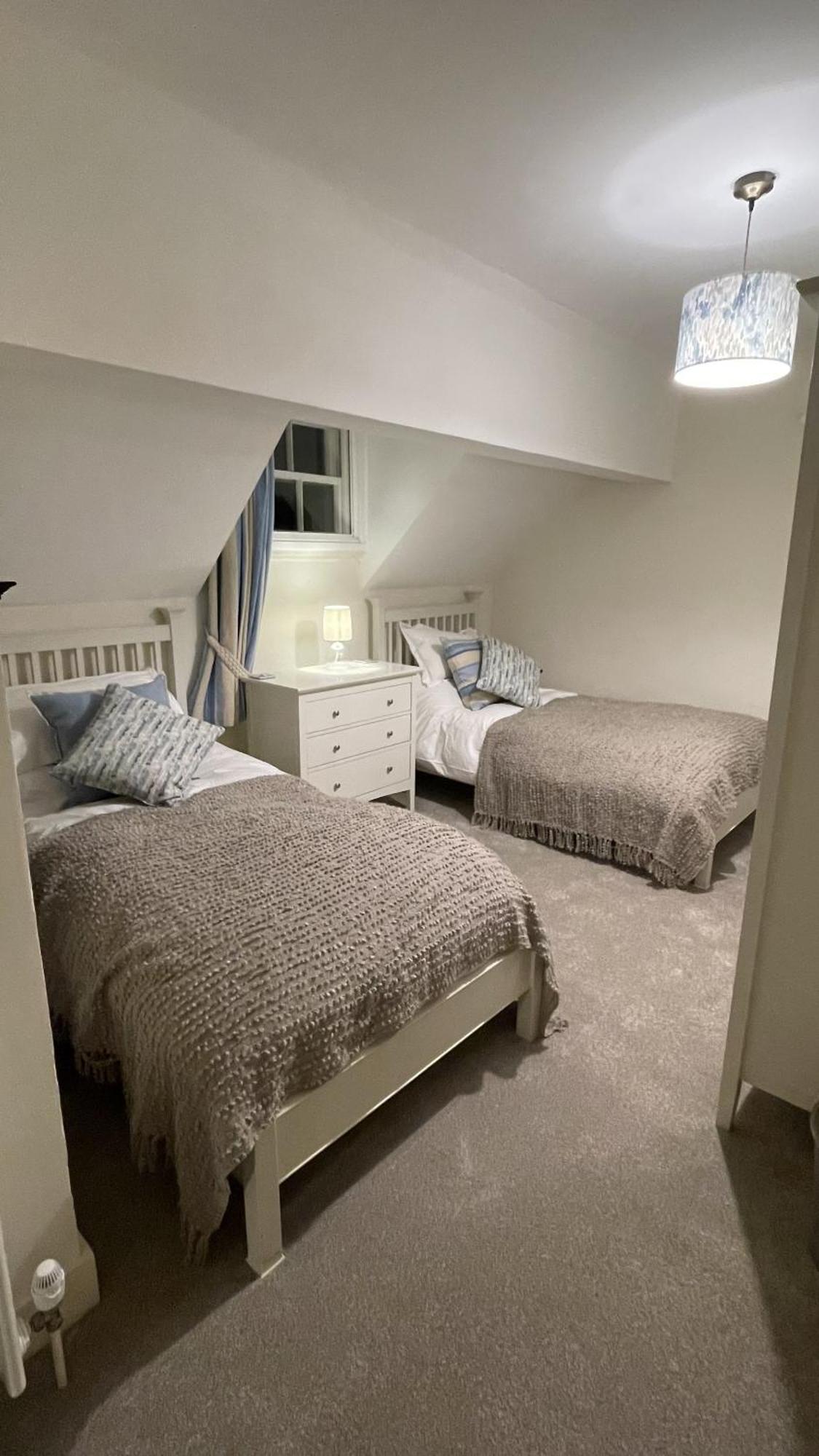 Tan Y Cytiau Villa Holyhead Ngoại thất bức ảnh