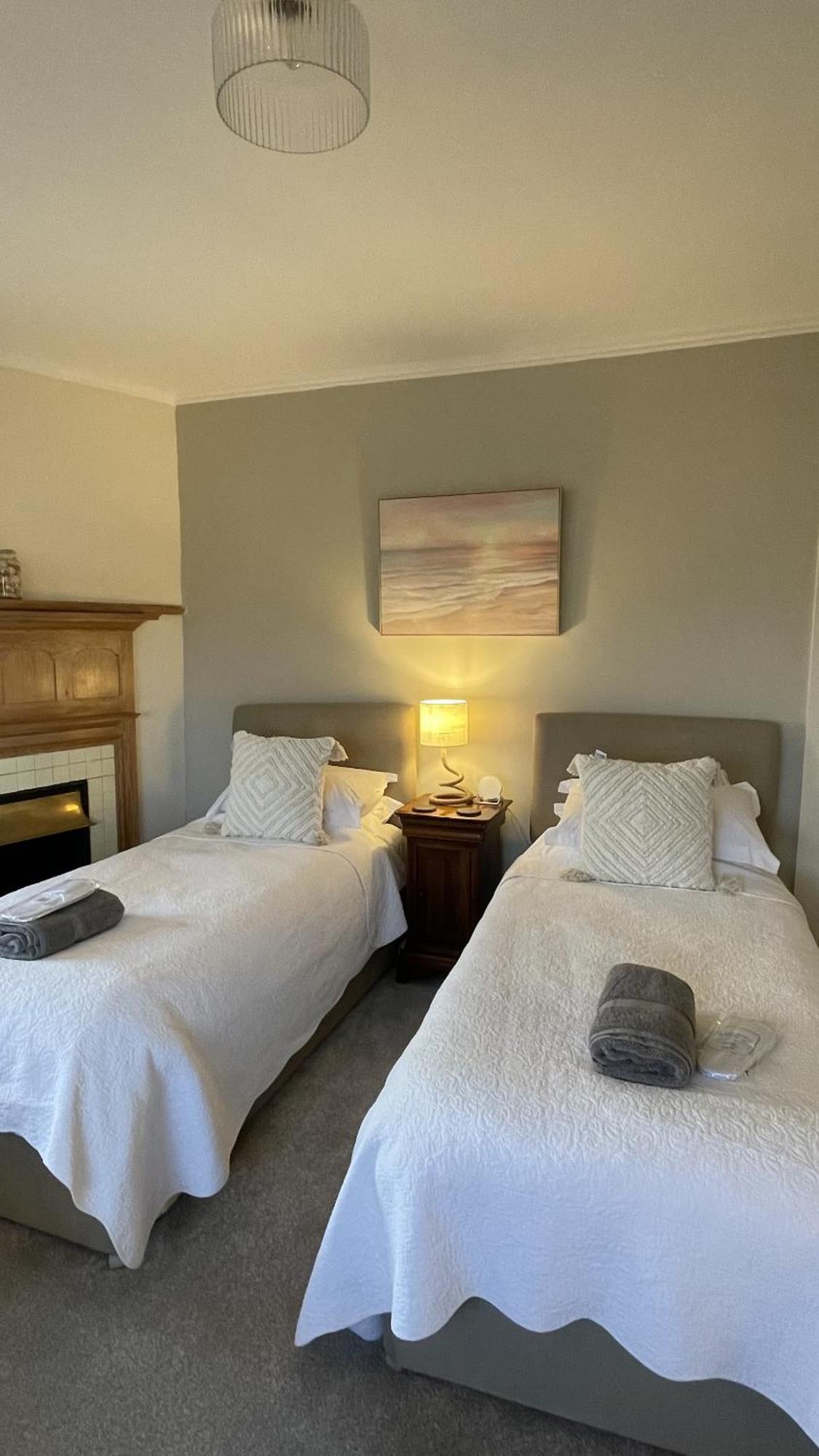 Tan Y Cytiau Villa Holyhead Ngoại thất bức ảnh